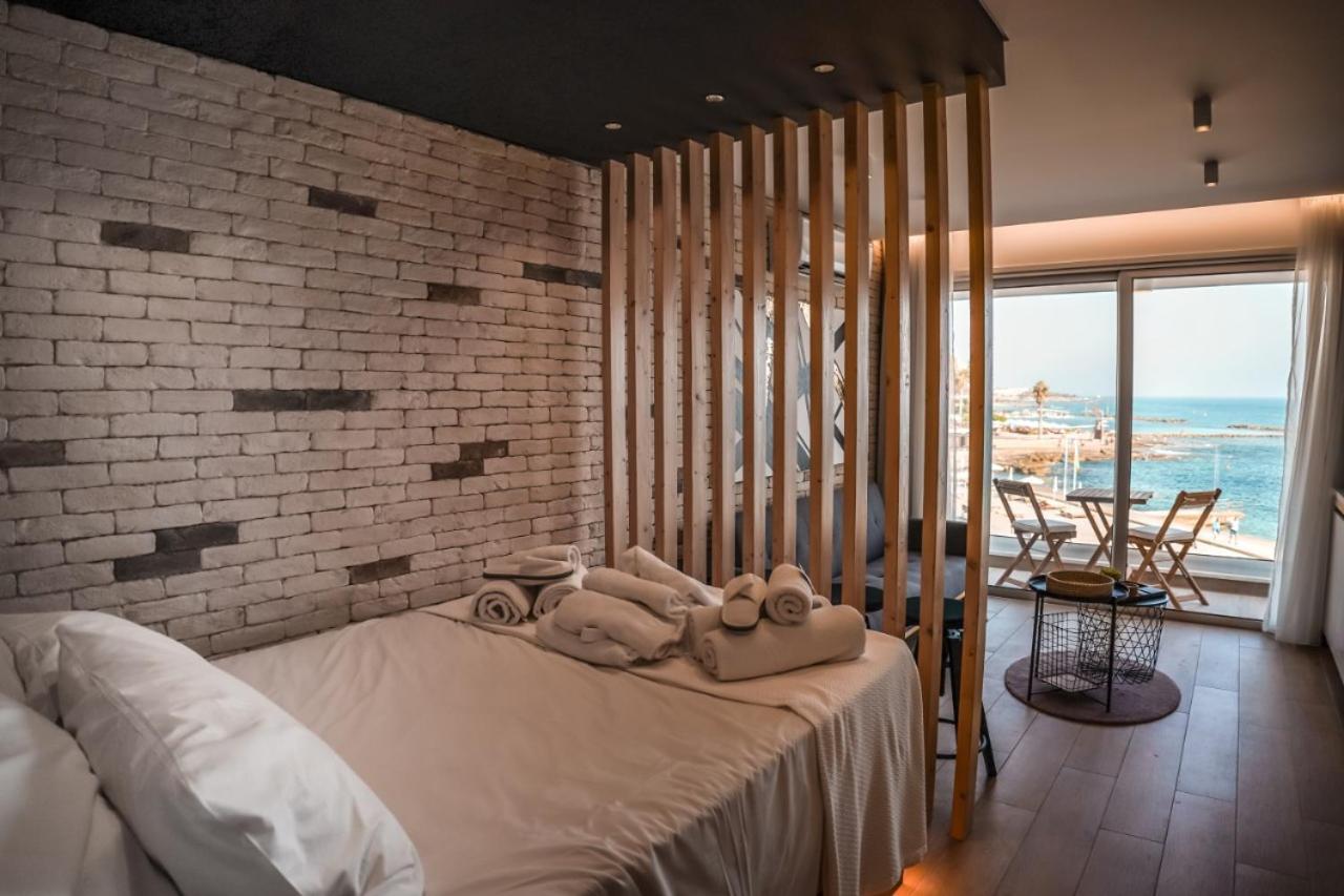 Cosea Living: Seaside Luxury Suite In Harbour 107A Пафос Экстерьер фото